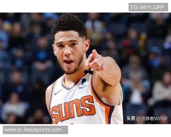 布克首节表现惊艳三分球全中助力球队轻松领先